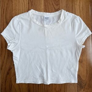 ARITZIA TNA White Cropped T-Shirt